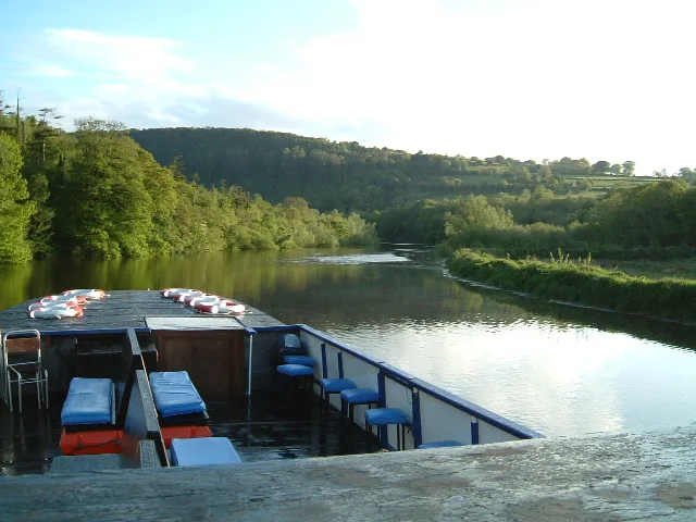 Cruising the Shannon with children